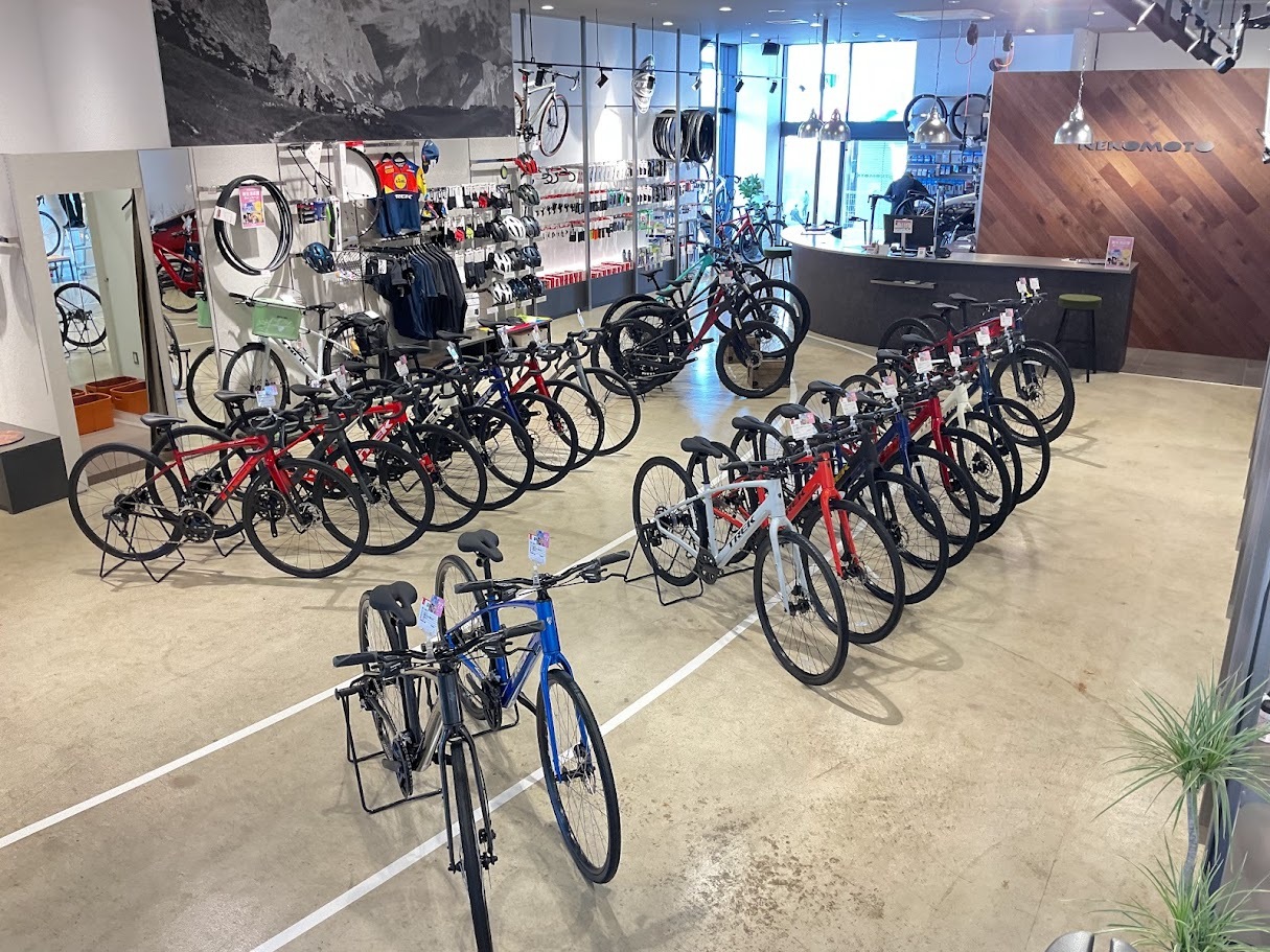 広島県の自転車店 バイシクルネコモト 楽々園店のショップ外観３