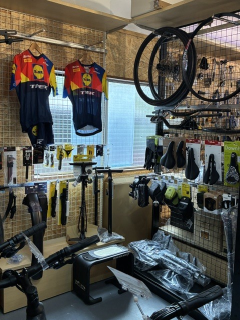 沖縄県の自転車店 neosのショップ外観４